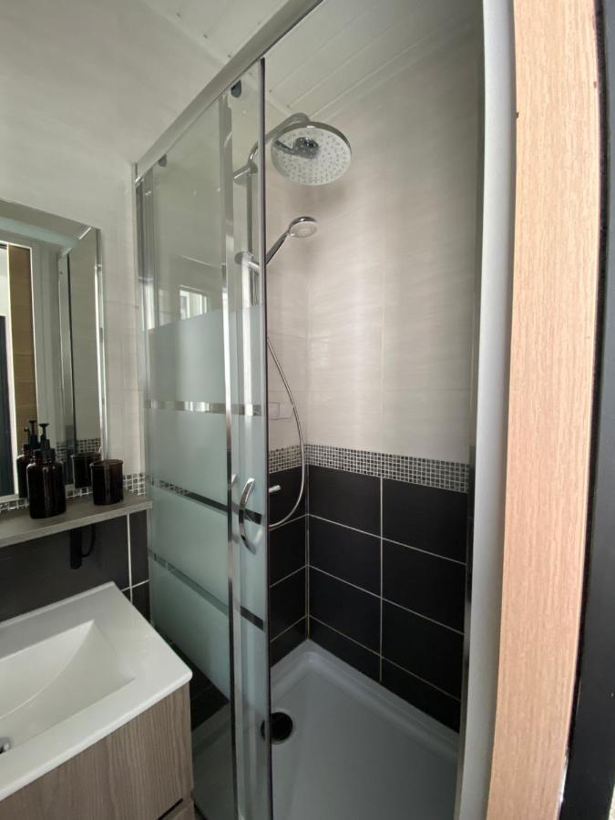 Le Chanzy Proche Des Thermes Et De La Gare Rochefort  Ngoại thất bức ảnh