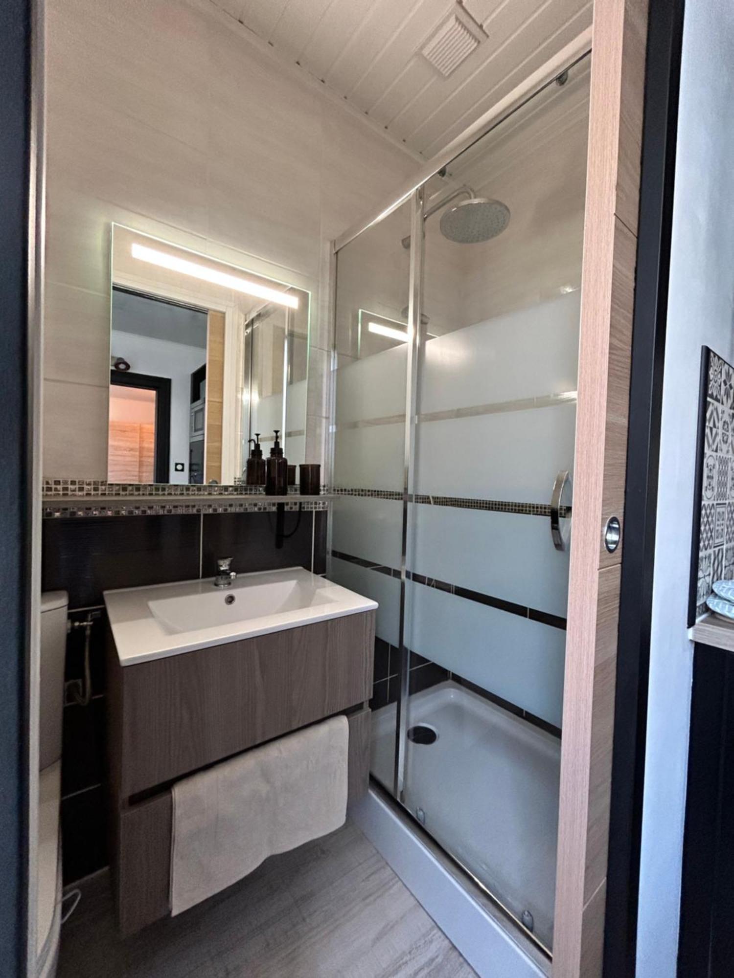 Le Chanzy Proche Des Thermes Et De La Gare Rochefort  Ngoại thất bức ảnh